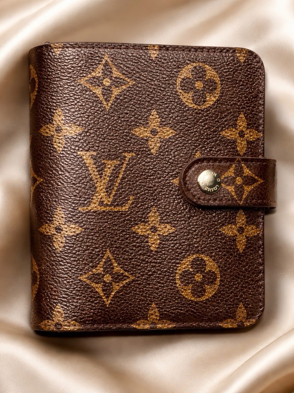 Vintage 2007 Louis Vuitton Compact  Brown Monogram Snap Bifold Wallet